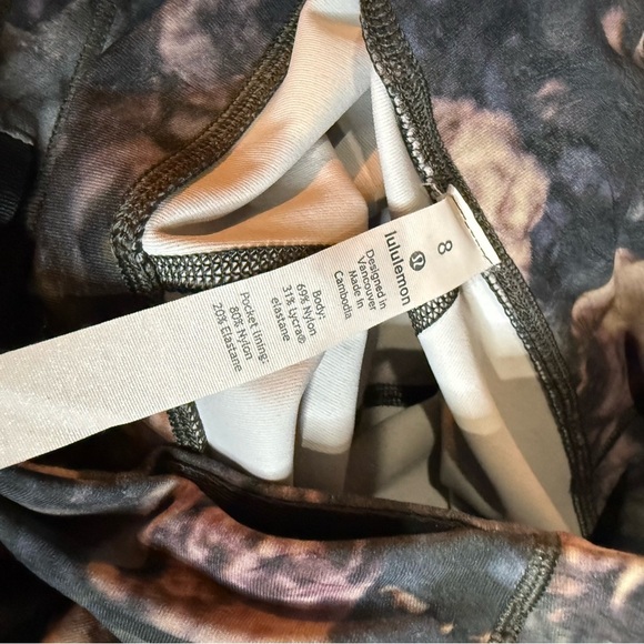 lululemon athletica Floral Print Leggings - Black and Pink - Picture 5 of 9